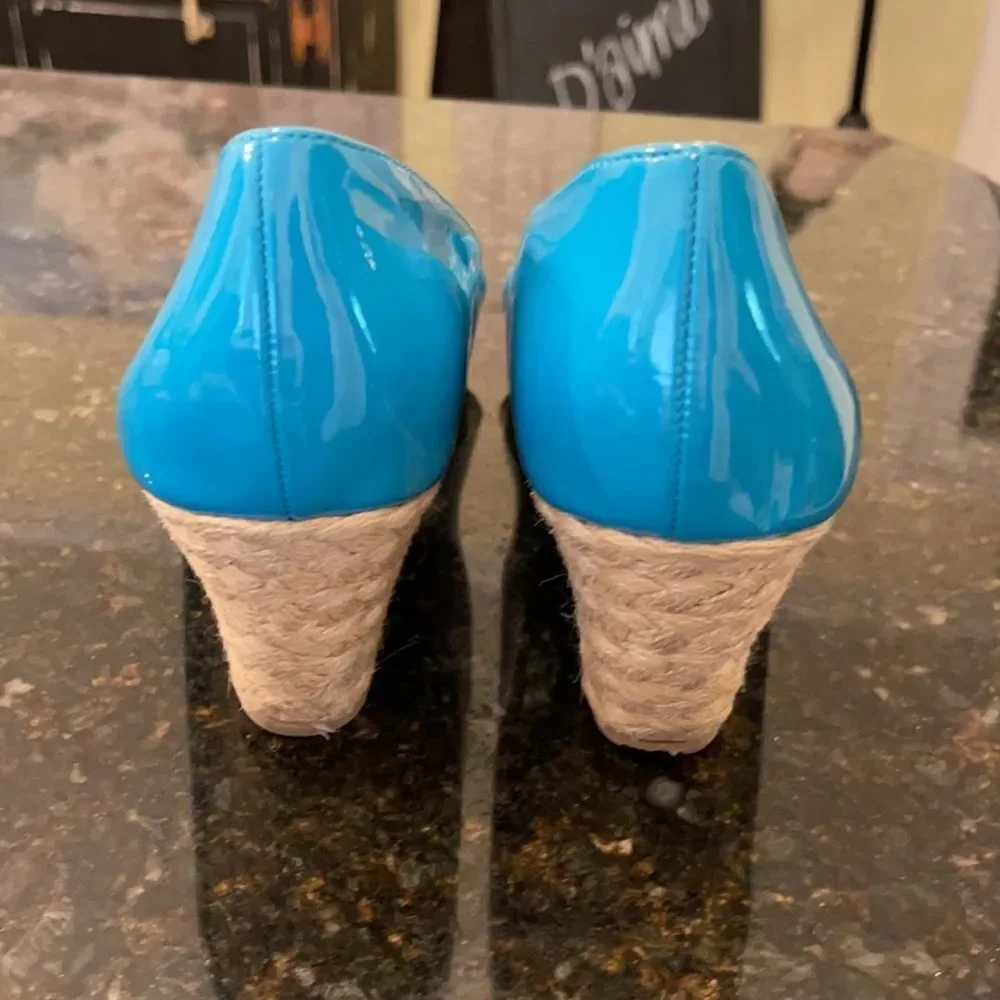 DexFlex Sz 8W Tiffany Blue Patent Espadrilles